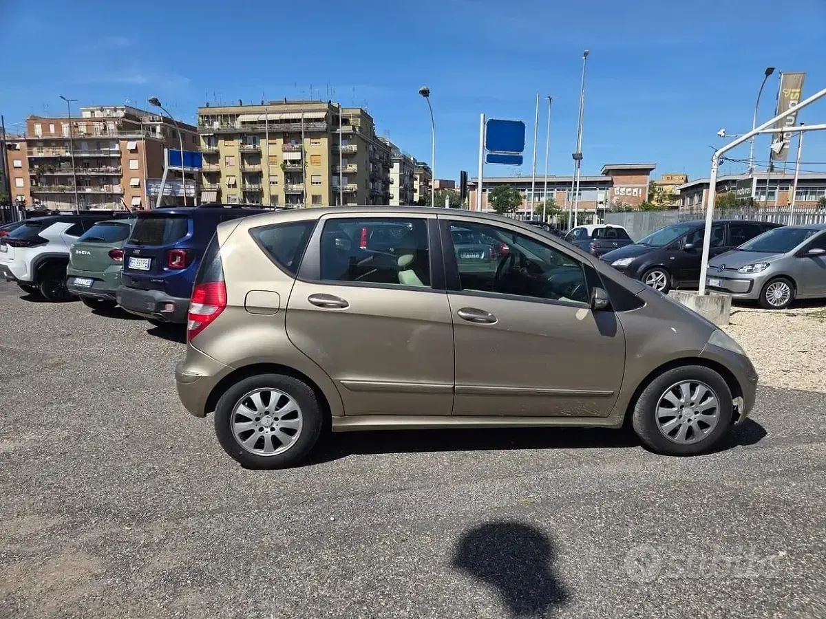 Usata Mercedes A180 Elegance 109 CV (80 kW) 2008 Grigio Berlina