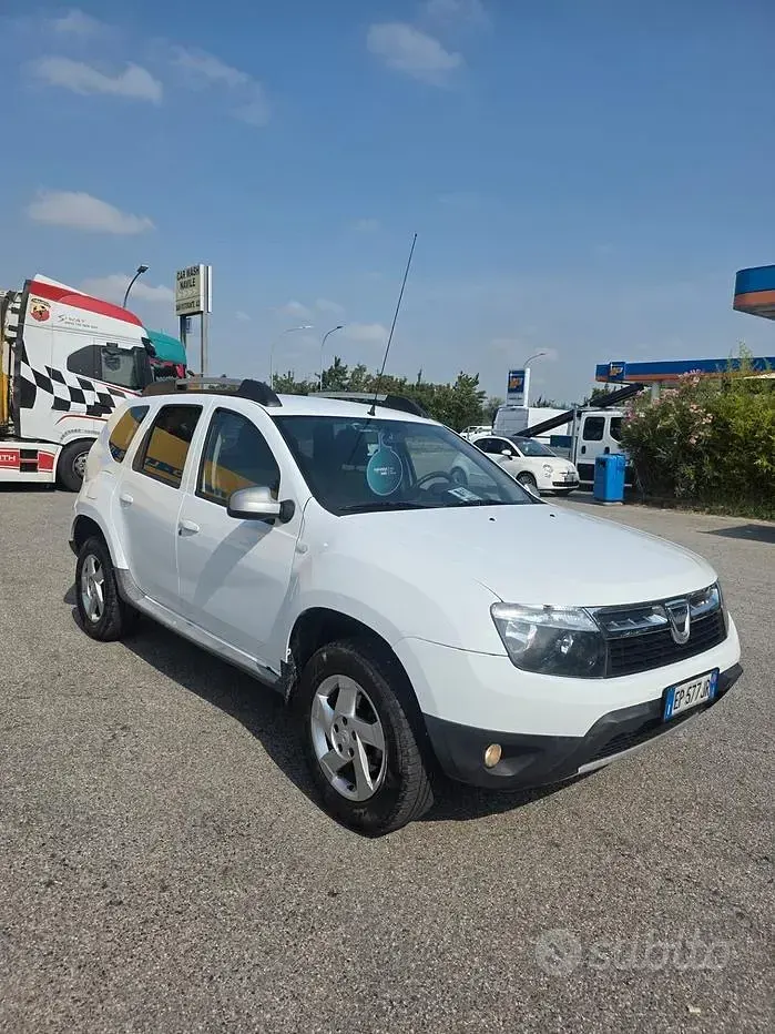 Usata Dacia Duster Lauréate 109 CV (80 kW) 2014 Bianco SUV