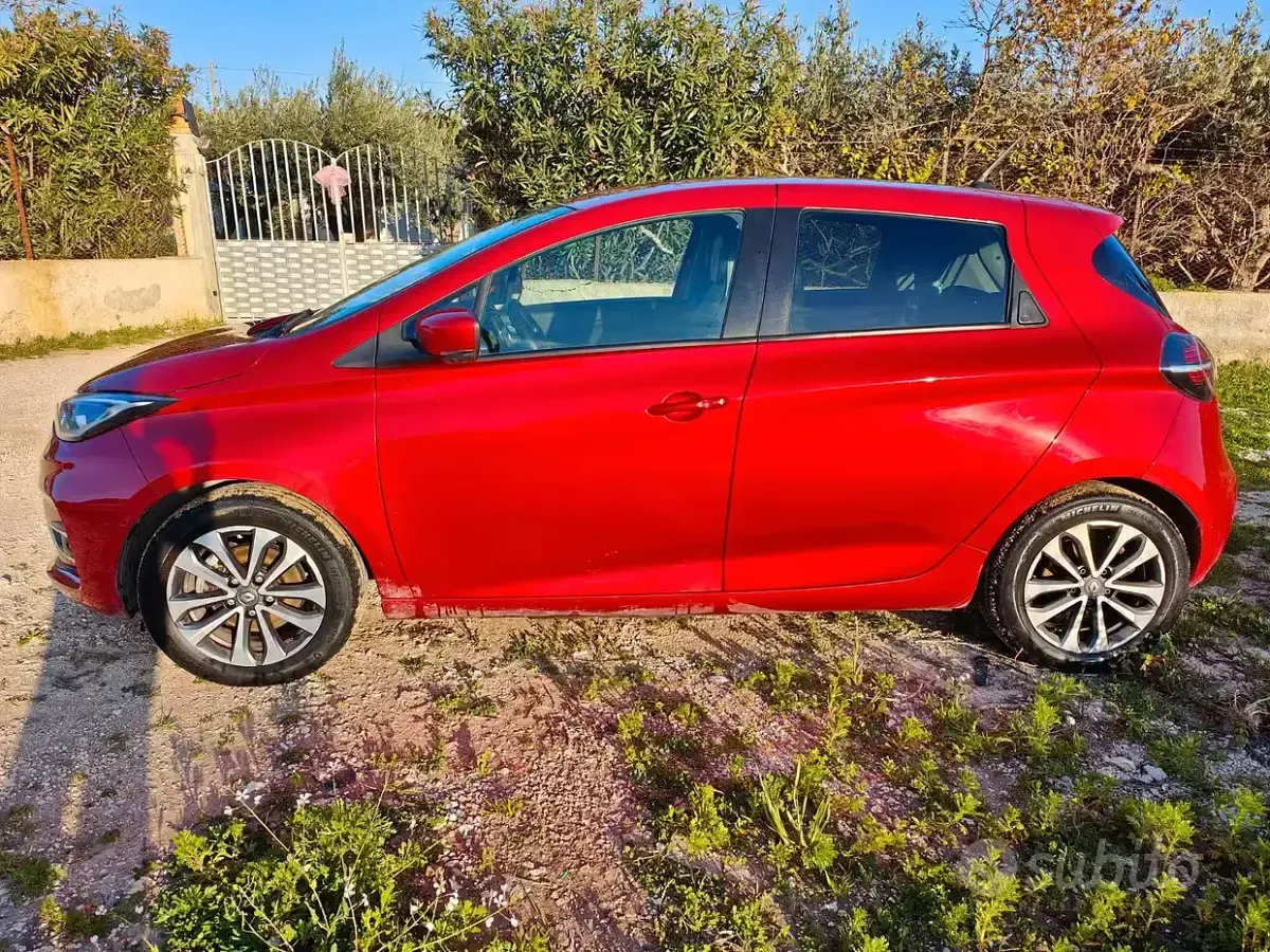 Usata Renault Zoe Intens 99 kW (135 CV) 2021 Rosso Utilitaria