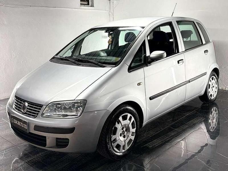Usata Fiat Idea 80 CV (58 kW) 2011 Grigio Monovolume