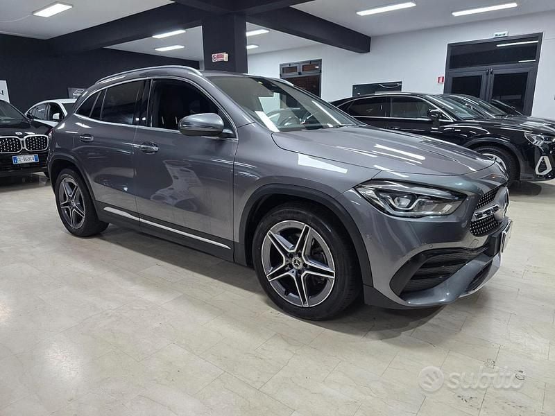 Usata Mercedes GLA200 Premium 150 CV (110 kW) 2022 Grigio SUV