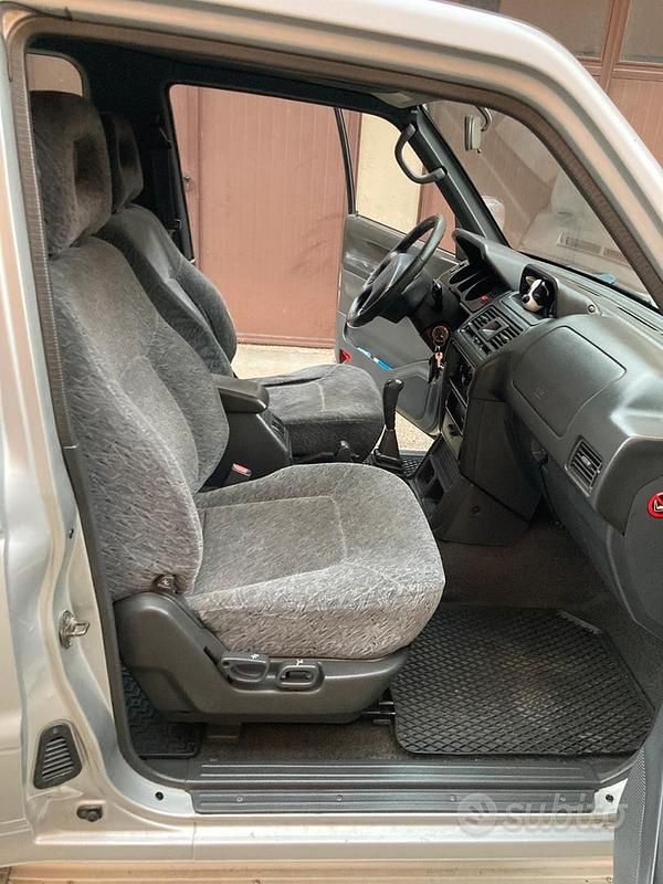 Usata Mitsubishi Pajero 1999 Grigio SUV