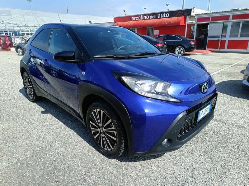 Usata Toyota Aygo X Trend 72 CV (52 kW) 2023 Blu/azzurro SUV