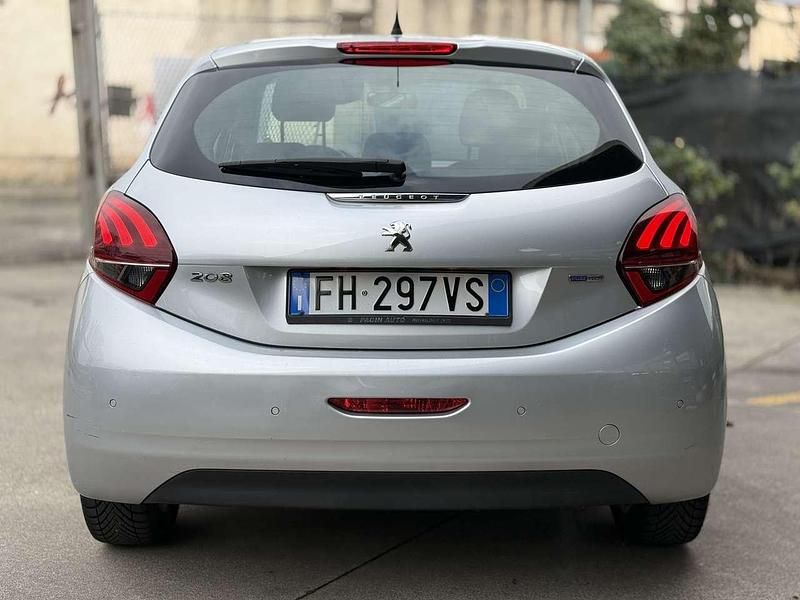 Usata Peugeot 208 82 CV (60 kW) 2017 Argento Utilitaria