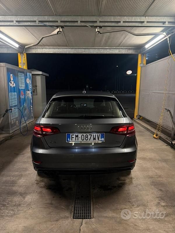 Usata Audi A3 Business 150 CV (110 kW) 2018 Grigio Berlina
