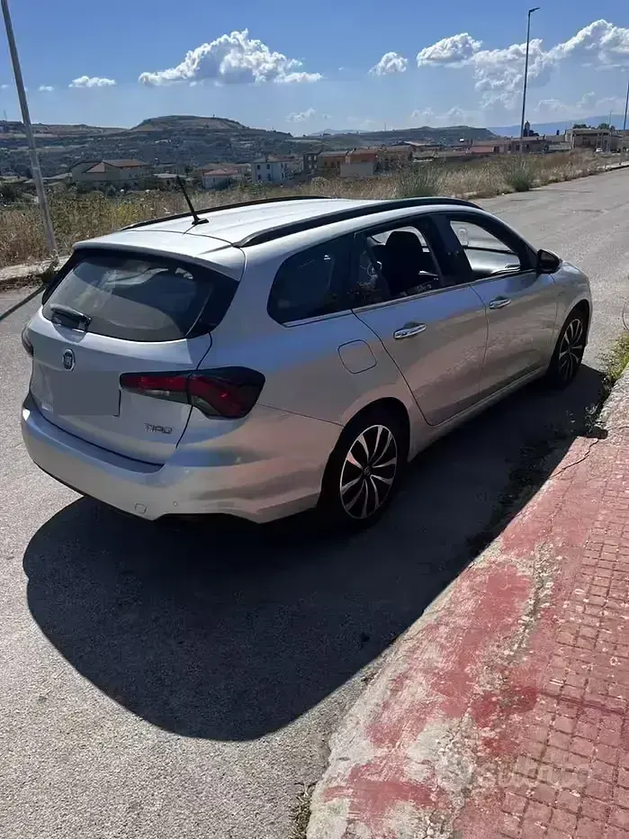Usata Fiat Tipo 120 CV (88 kW) 2018 Grigio Station wagon