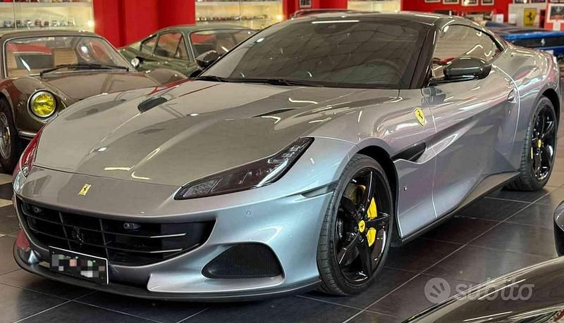 Usata Ferrari Portofino 620 CV (456 kW) 2022 Grigio Cabrio