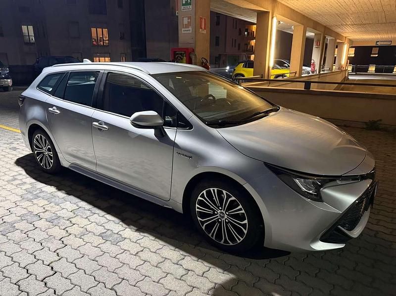 Argento Usata 2020 Toyota Corolla Business Edition Station wagon | 19.200 € (Ottimo prezzo) - Immagine 1/4