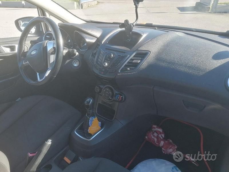 Usata Ford Fiesta 2016 Bianco Berlina