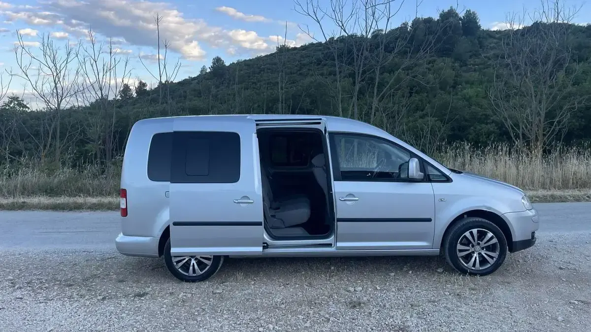 Usata VW Caddy Maxi 105 CV (77 kW) 2009 Argento Monovolume
