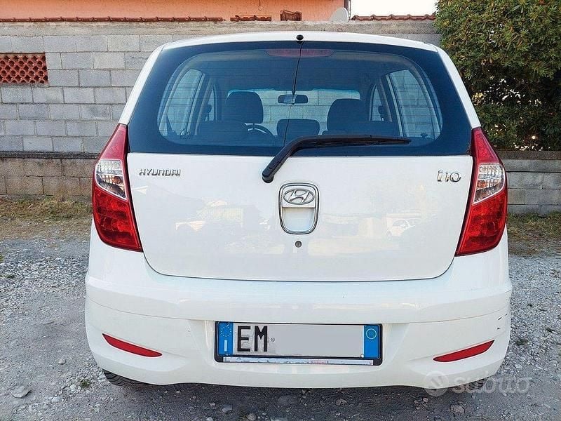 Usata Hyundai i10 69 CV (50 kW) 2012 Bianco Utilitaria