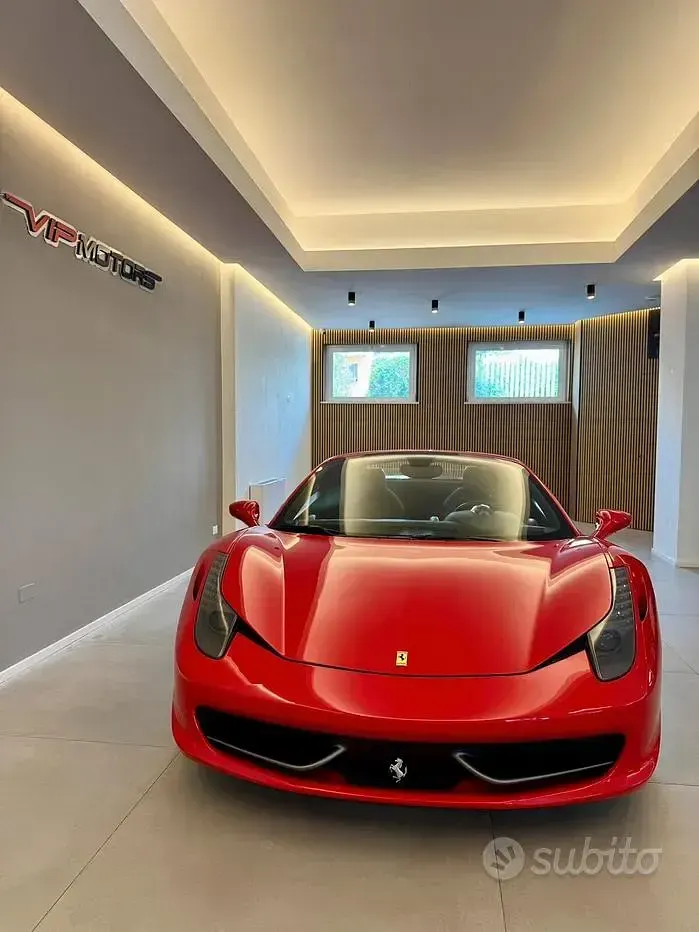 Usata Ferrari 458 566 CV (416 kW) 2012 Rosso Cabrio