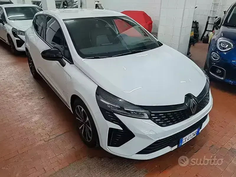 Usata Renault Clio V Techno 91 CV (66 kW) 2024 Bianco Berlina