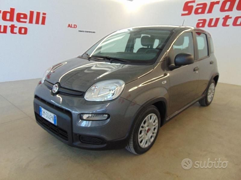 Grigio scuro Usata 2023 Fiat Panda S Tre volumi | 11.800 € (Buon prezzo) - Immagine 1/4