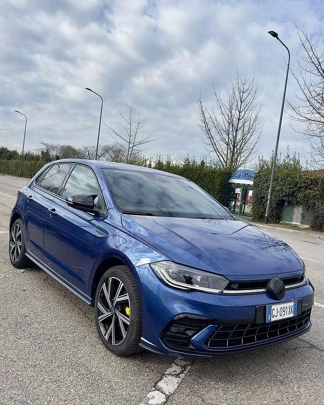 Usata VW Polo R-line 95 CV (69 kW) 2022 Blu Utilitaria