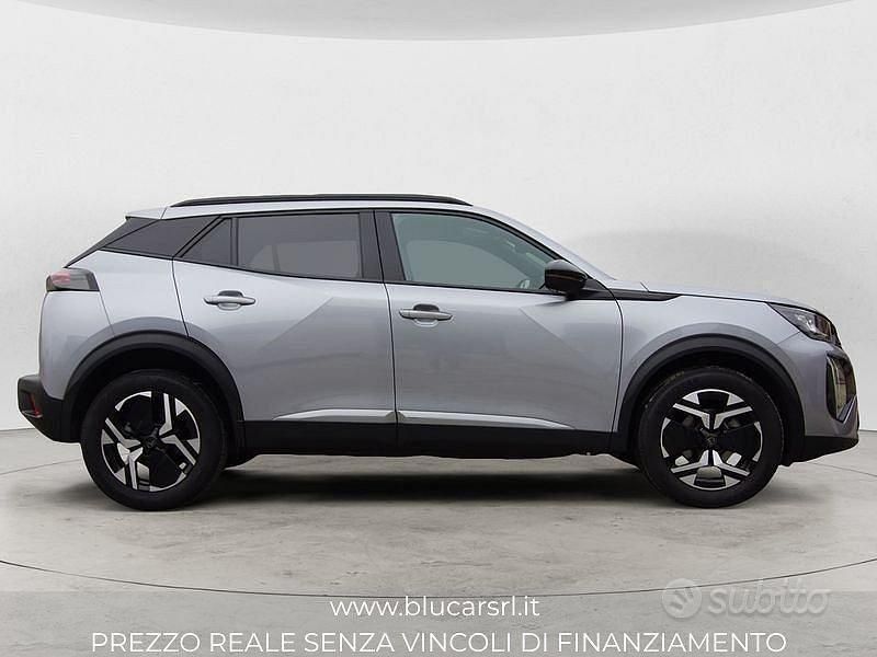 Usata Peugeot 2008 Allure 102 CV (75 kW) 2024 Grigio SUV