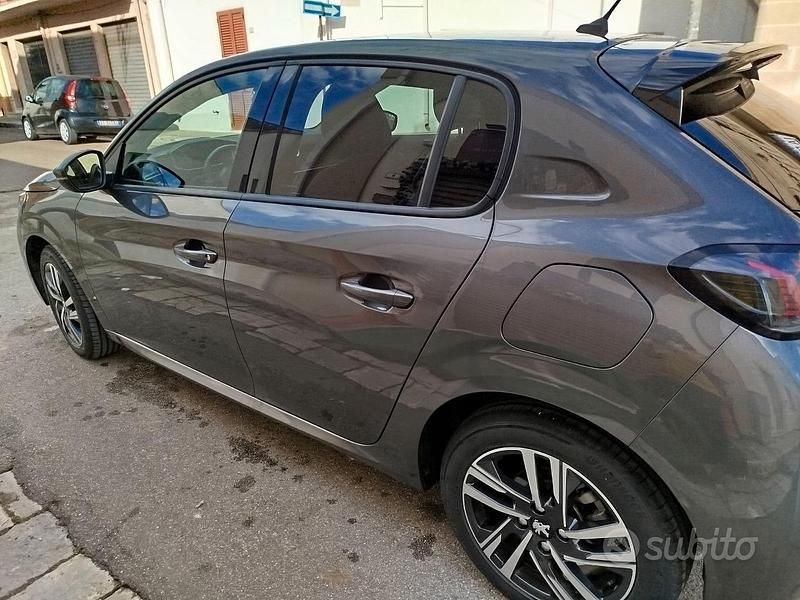 Usata Peugeot 208 100 CV (73 kW) 2022 Grigio Utilitaria