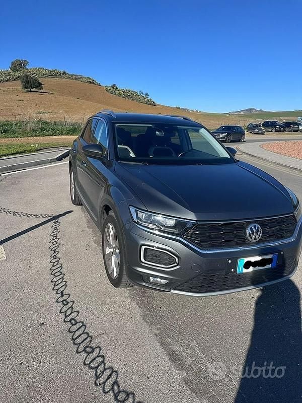 Usata VW T-Roc 116 CV (85 kW) 2019 Grigio SUV