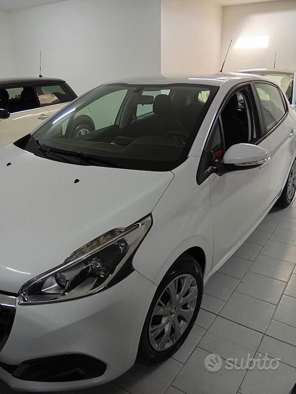 Usata Peugeot 208 92 CV (67 kW) 2016 Bianco Utilitaria