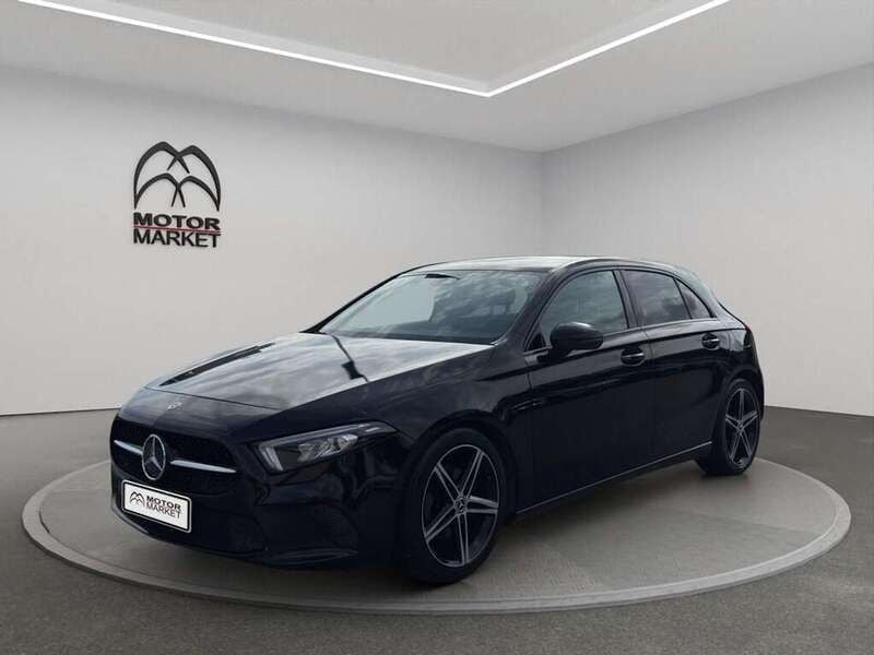 Nero Usata 2020 Mercedes A200 Tre volumi | 23.400 € (Buon prezzo) - Immagine 1/4