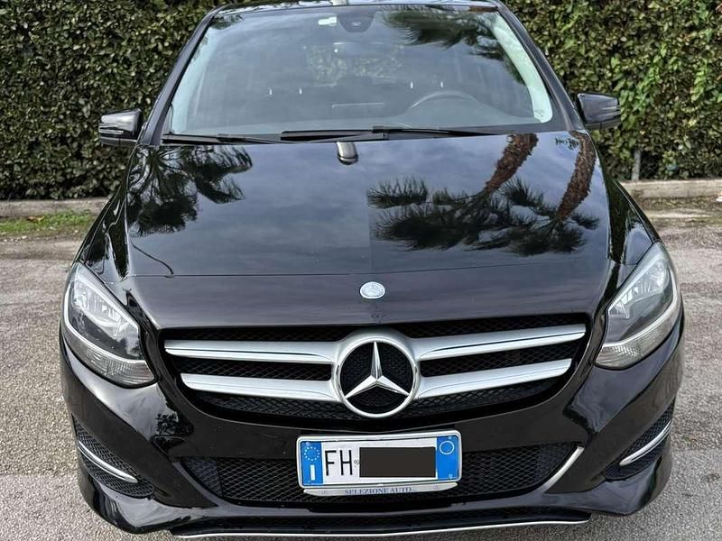 Nero Usata 2017 Mercedes B160 Business Monovolume | 11.000 € (Cara) - Immagine 1/4