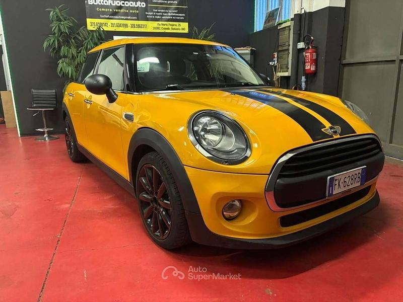 Arancione Usata 2017 Mini Cooper Clubman Hype Station wagon | 9400 € (Cara) - Immagine 1/4