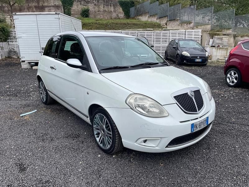 Usata Lancia Ypsilon 59 CV (43 kW) 2008 Bianco Utilitaria