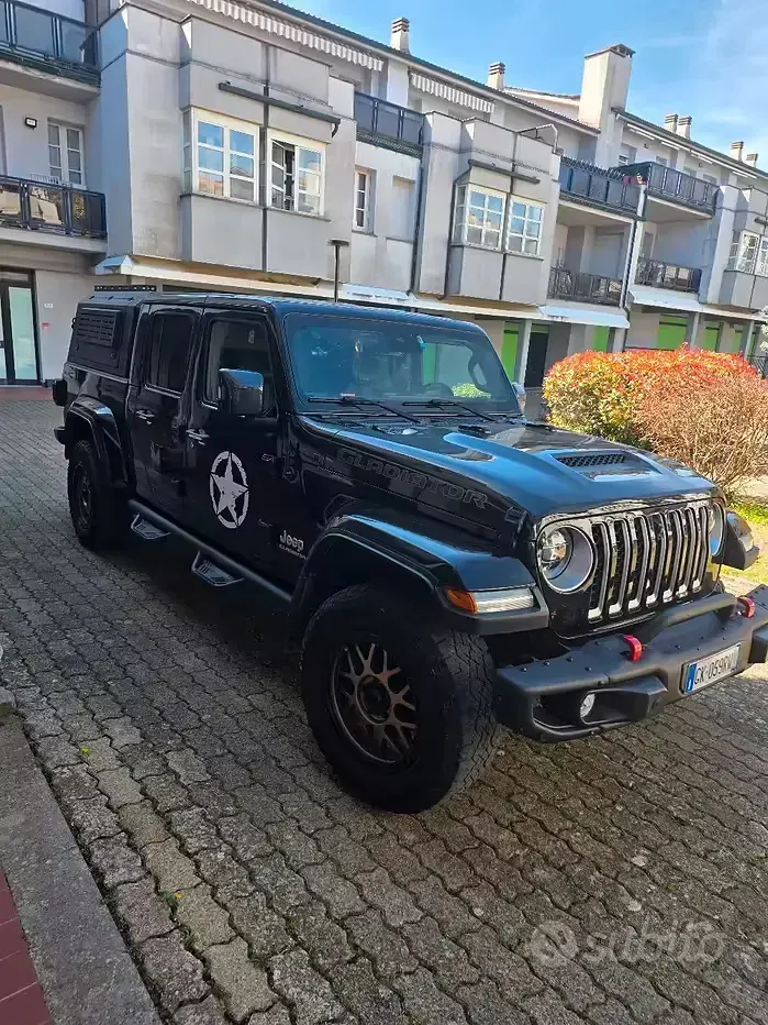 Usata Jeep Gladiator 264 CV (194 kW) 2022 Nero Pick-up