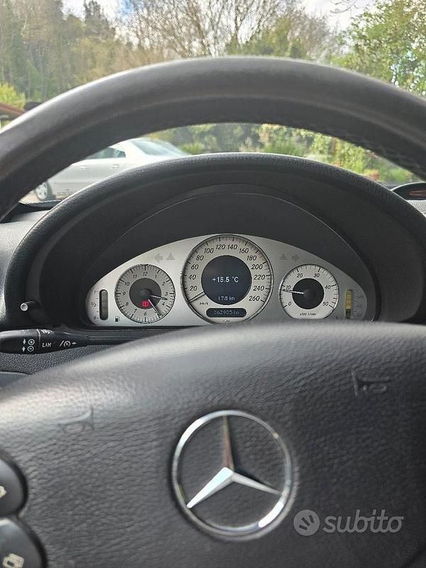 Begagnad Mercedes CLK220 150 HK (110 kW) 2006 Svart Sportkupé