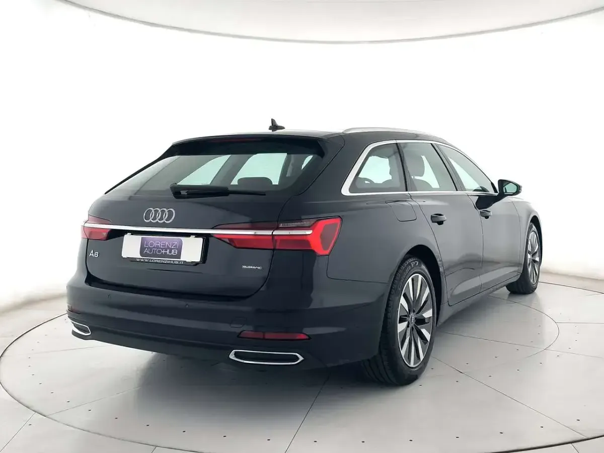 Usata Audi A6 Business 204 CV (150 kW) 2021 Blu metallizzato Station wagon