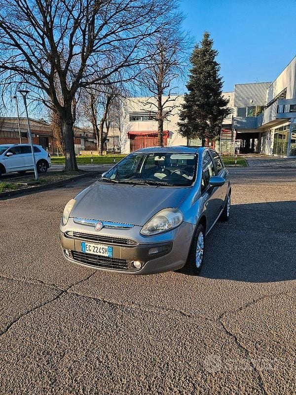 Usata Fiat Punto Evo Dynamic 75 CV (55 kW) 2011 Utilitaria