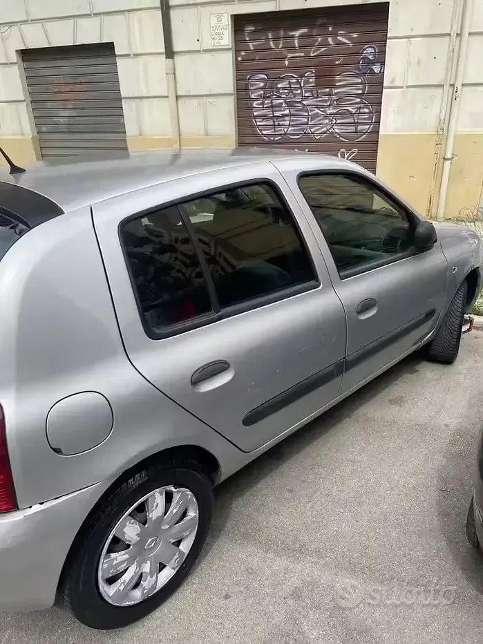 Usata Renault Clio II 58 CV (42 kW) 2008 Grigio Utilitaria