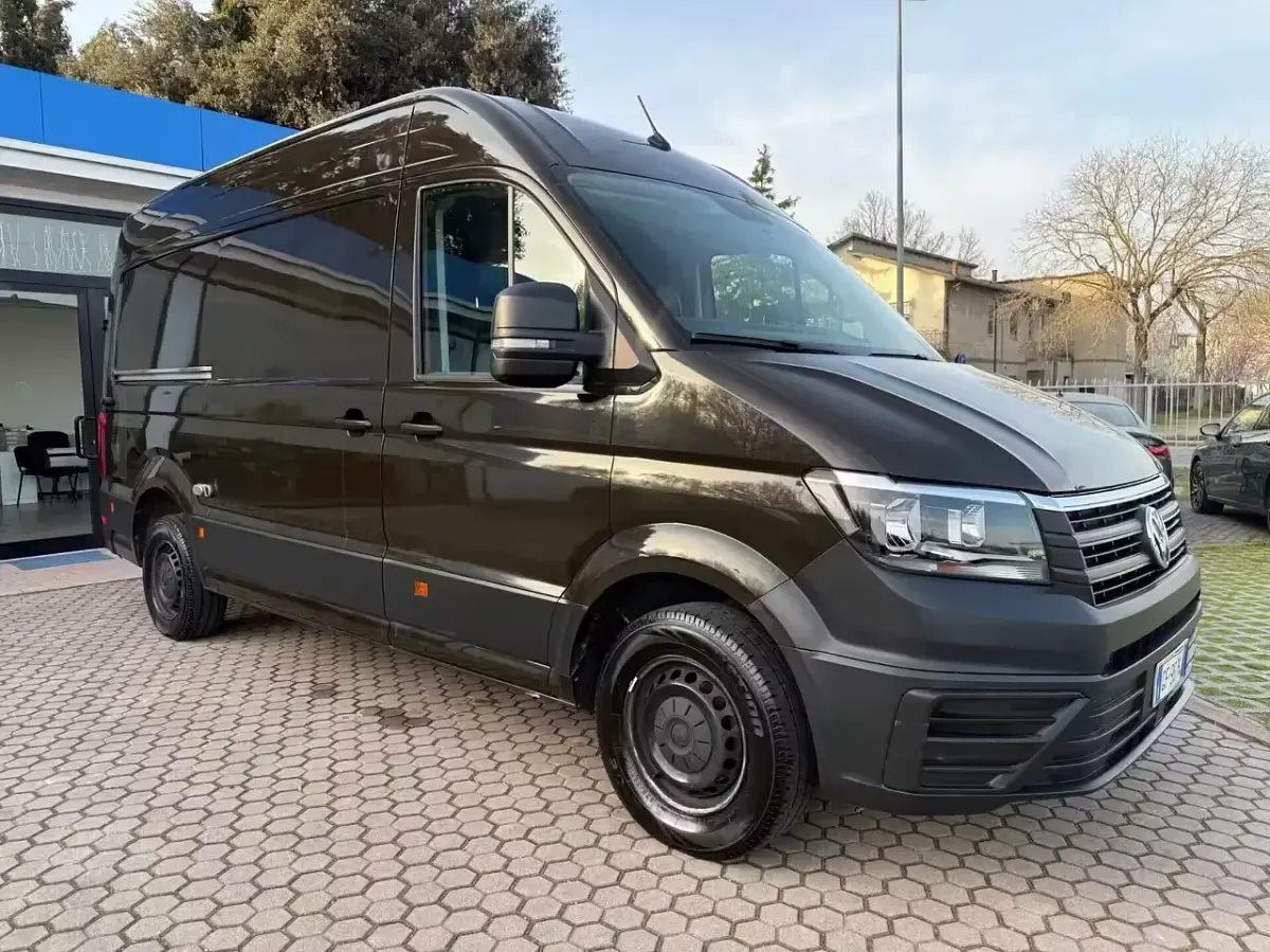 Käytetty VW Crafter 140 HP (102 kW) 2021 Ruskea Van