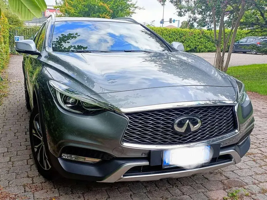 Usata Infiniti QX30 170 CV (125 kW) 2016 Grigio SUV