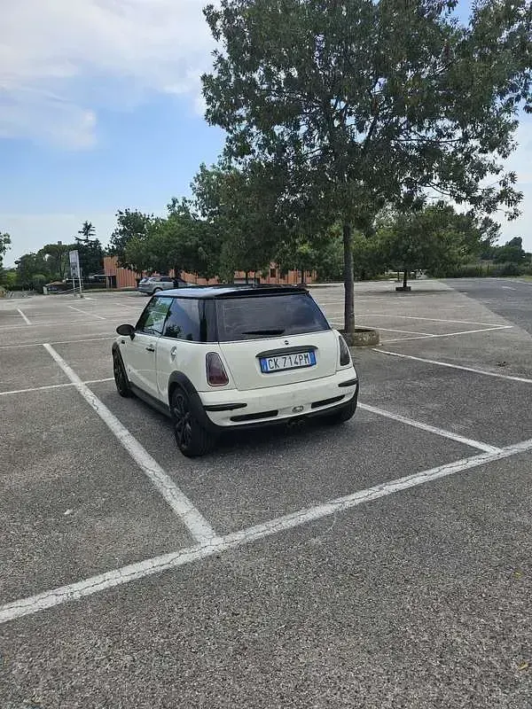 Usata Mini One D 75 CV (55 kW) 2004 Utilitaria