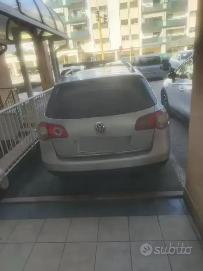 Usata VW Passat 105 CV (77 kW) 2006 Grigio Station wagon