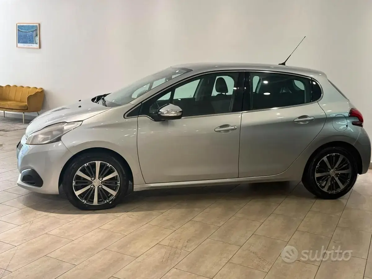 Usata Peugeot 208 Allure 75 CV (55 kW) 2018 Grigio Utilitaria