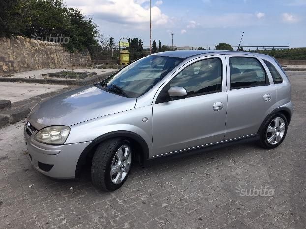 Venduto Opel Corsa 1 3 Cdti 05 Auto Usate In Vendita