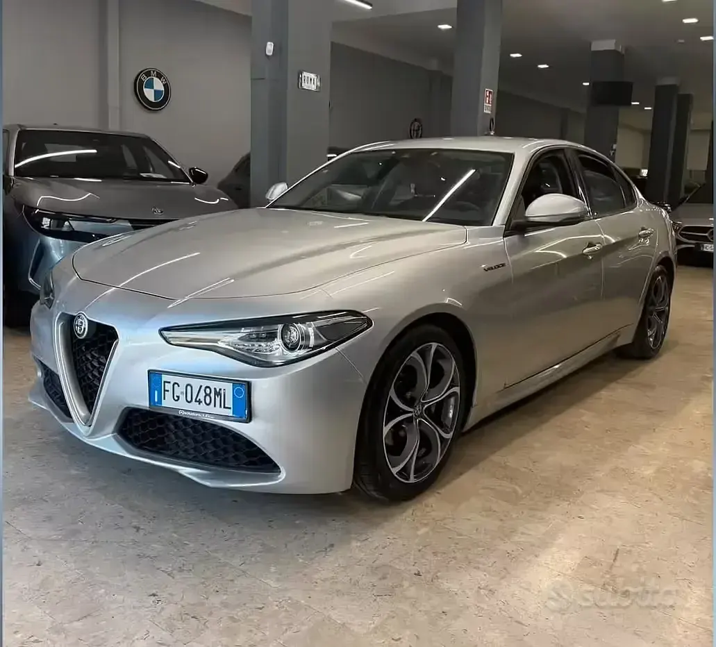 Usata Alfa Romeo Giulia Super 150 CV (110 kW) 2016 Grigio Berlina