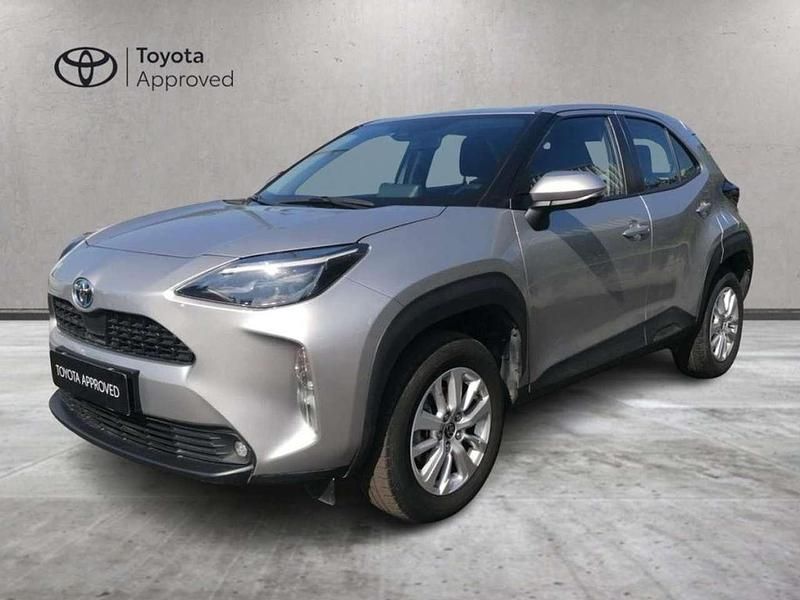 Usata Toyota Yaris Cross Active 92 CV (67 kW) 2025 Silver met SUV