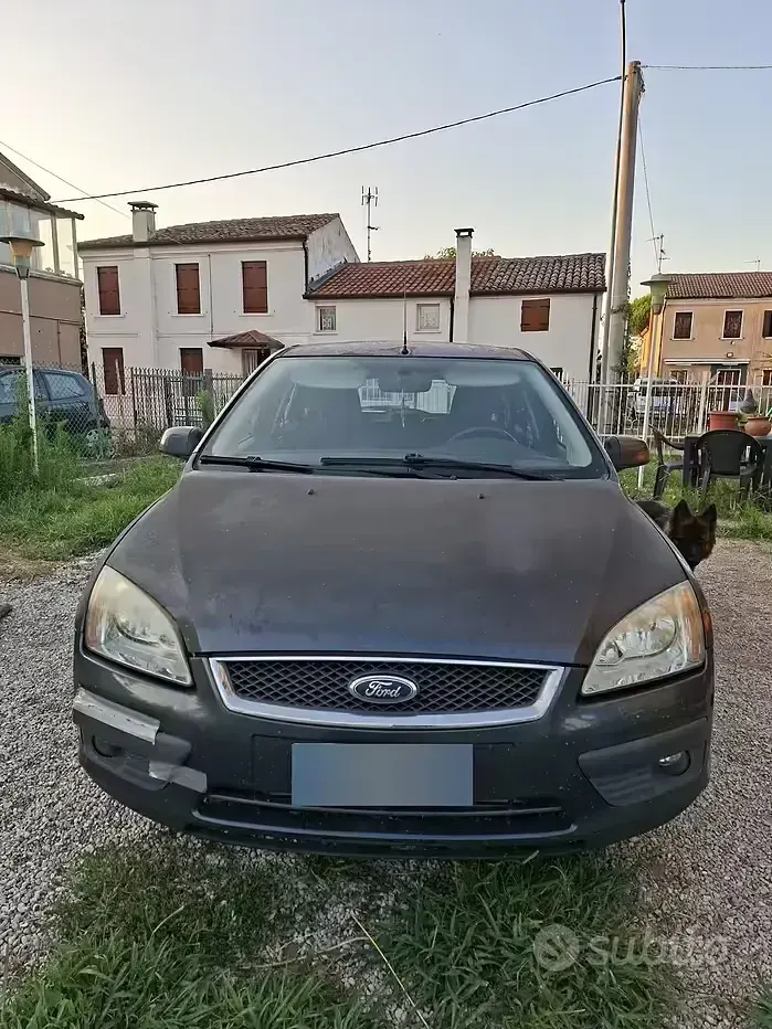 Usata Ford Focus 90 CV (66 kW) 2007 Grigio Berlina