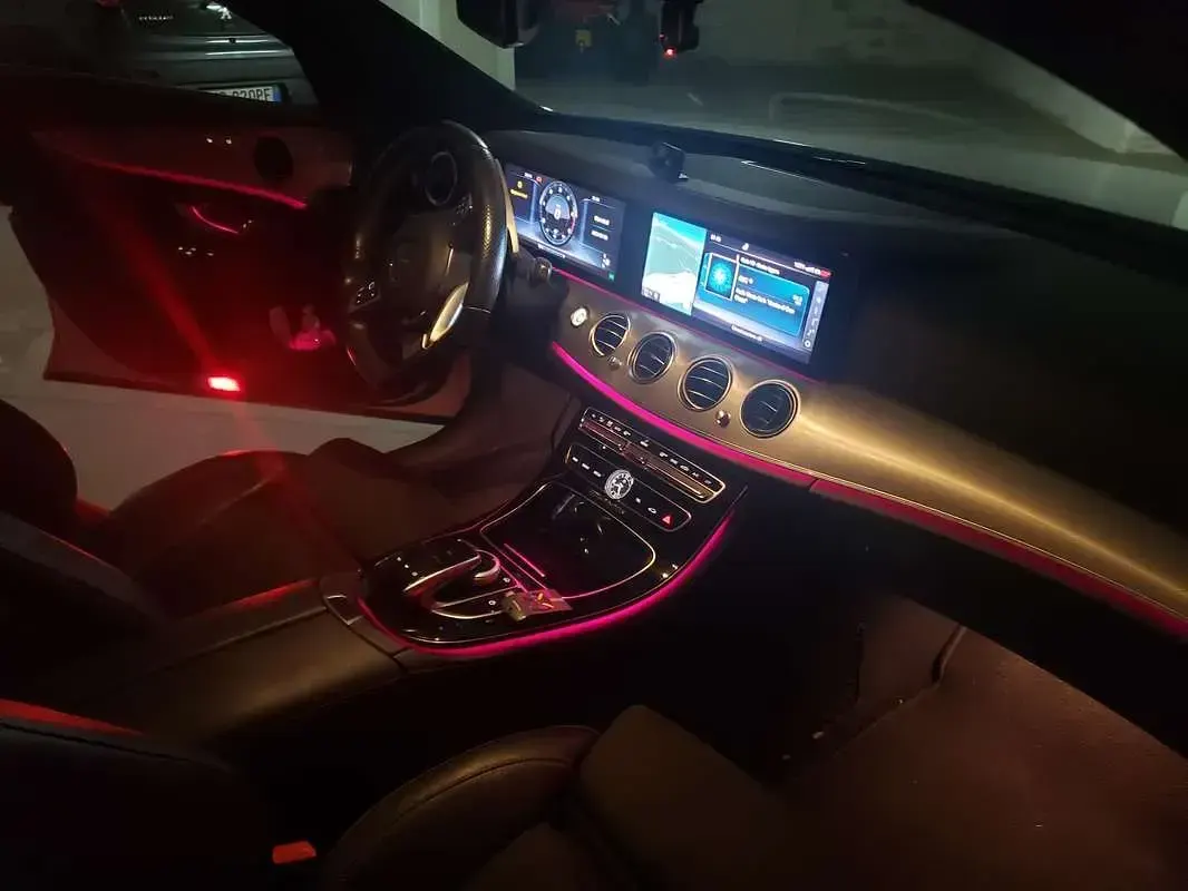 Usata Mercedes E220 AMG line 194 CV (142 kW) 2017 Argento Berlina