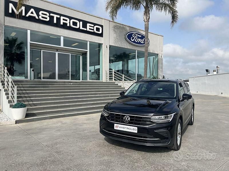 Usata VW Tiguan Life 122 CV (89 kW) 2022 Nero SUV