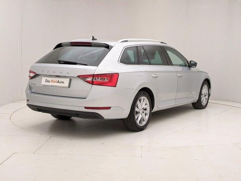 Usata Skoda Superb Executive 150 CV (110 kW) 2021 Grigio Station wagon
