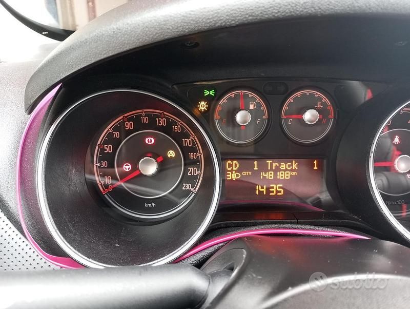 Usata Fiat Punto 95 CV (69 kW) 2010 Utilitaria