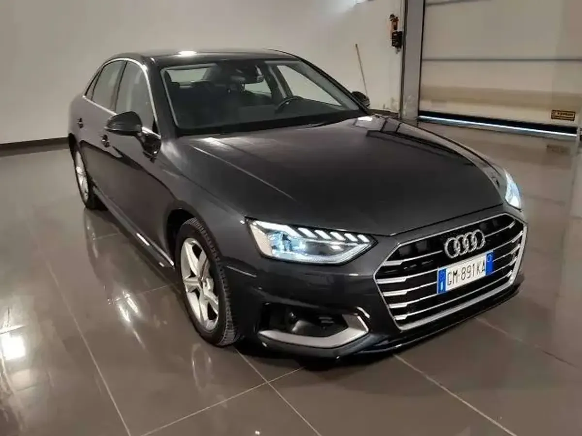 Usata Audi A4 Advanced Plus 136 CV (100 kW) 2023 Grigio manhattan Berlina