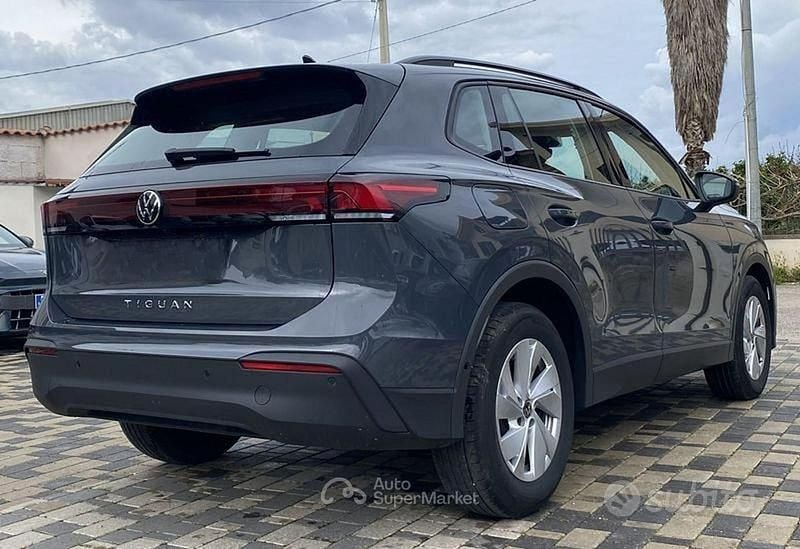 Usata VW Tiguan Life 150 CV (110 kW) 2025 Grigio SUV