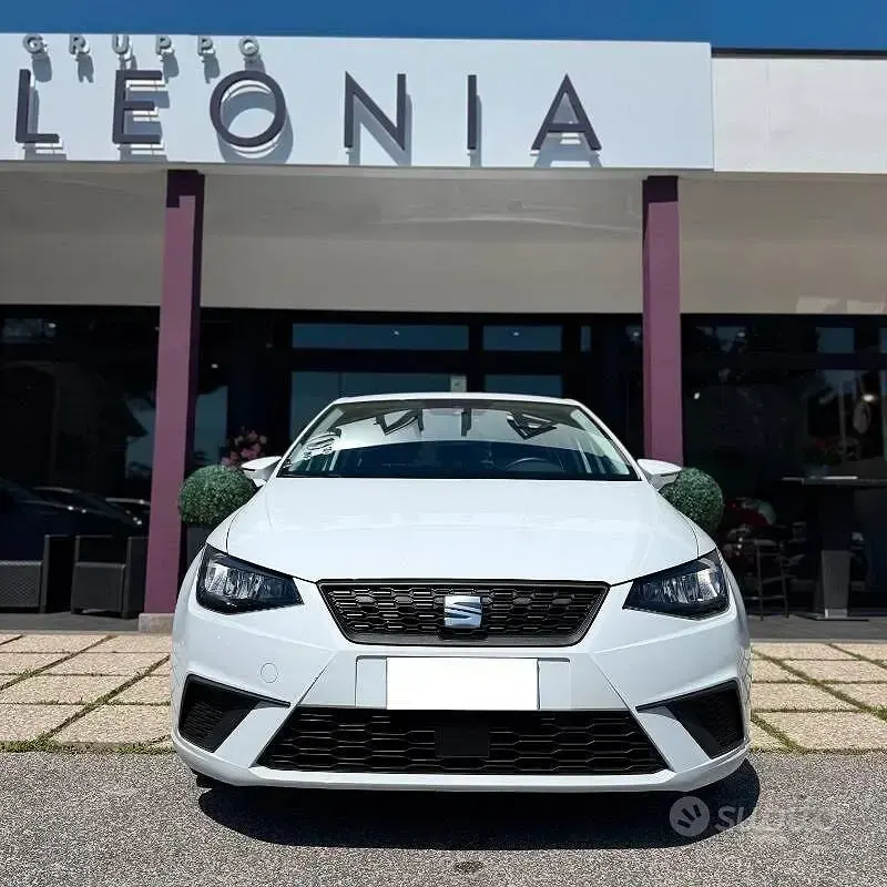 Usata Seat Ibiza Business 95 CV (69 kW) 2023 Bianco pastello Utilitaria