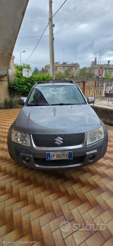 Grigio Usata 2009 Suzuki Grand Vitara SUV | 7500 € (Cara) - Immagine 1/4