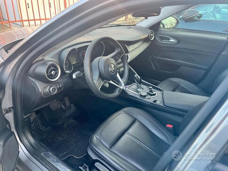 Usata Alfa Romeo Giulia Executive 201 CV (147 kW) 2019 Grigio Berlina